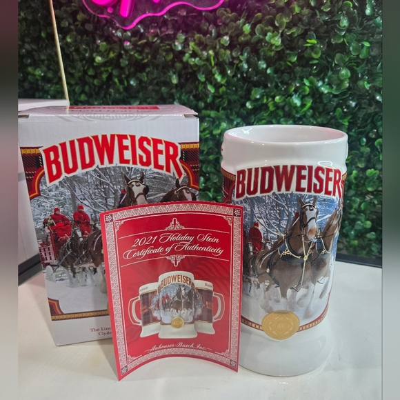 Budweiser Holiday Stein with Clydesdales 2021 - Picture 2 of 3